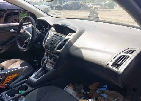 2013 Ford Focus Se z USA, uszkodzony, nr VIN 1FADP3F26DL215917